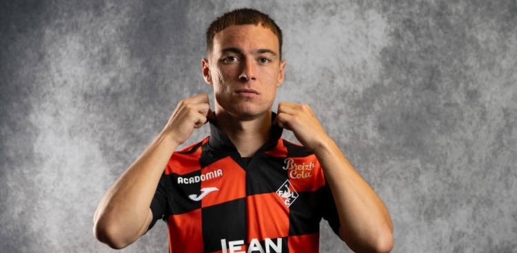 V体育赛事运营中心-洛里昂边锋：梦想加盟巴塞罗那 梅西和哈白布时代的足球达到顶峰